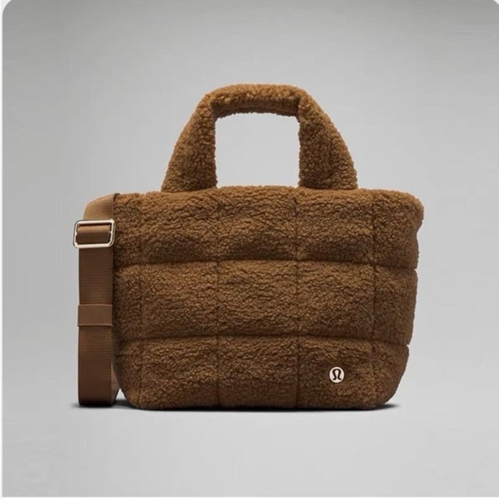 Lululemon quilted fleece bag 5L